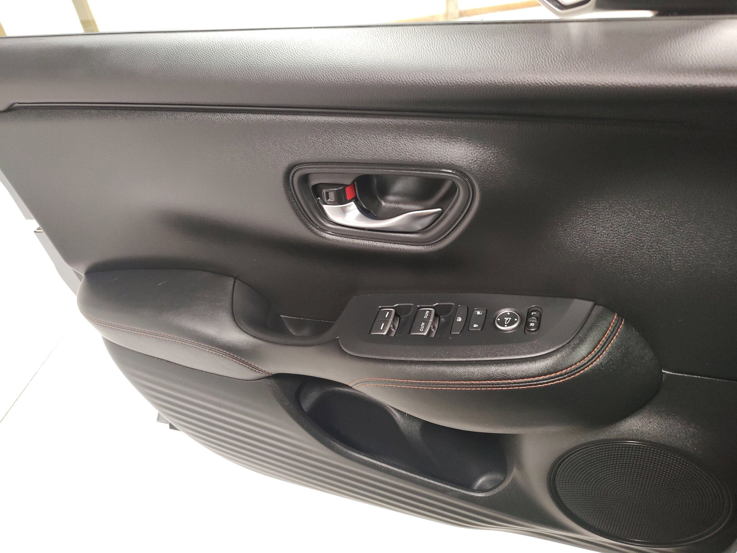 Used 2024 Honda HR-V Sport image 9