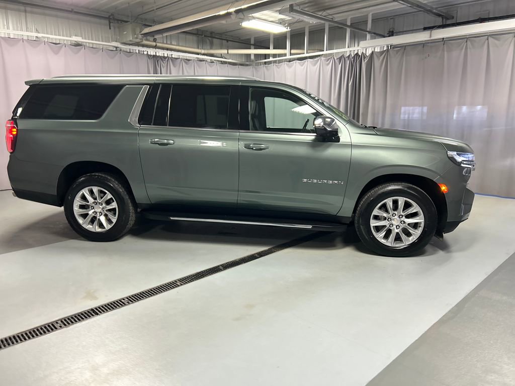 Used 2023 Chevrolet Suburban Premier image 8