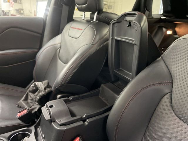 Used 2015 Jeep Cherokee Trailhawk w/ Comfort/Convenience Group image 21