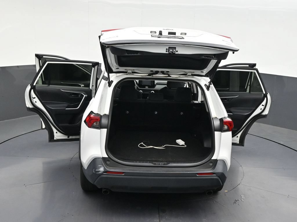 Used 2020 Toyota RAV4 LE FWD image 35