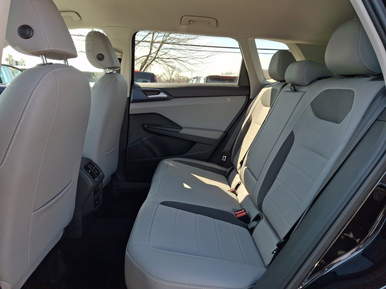 Certified 2024 Volkswagen Taos SE AWD/4WD image 11