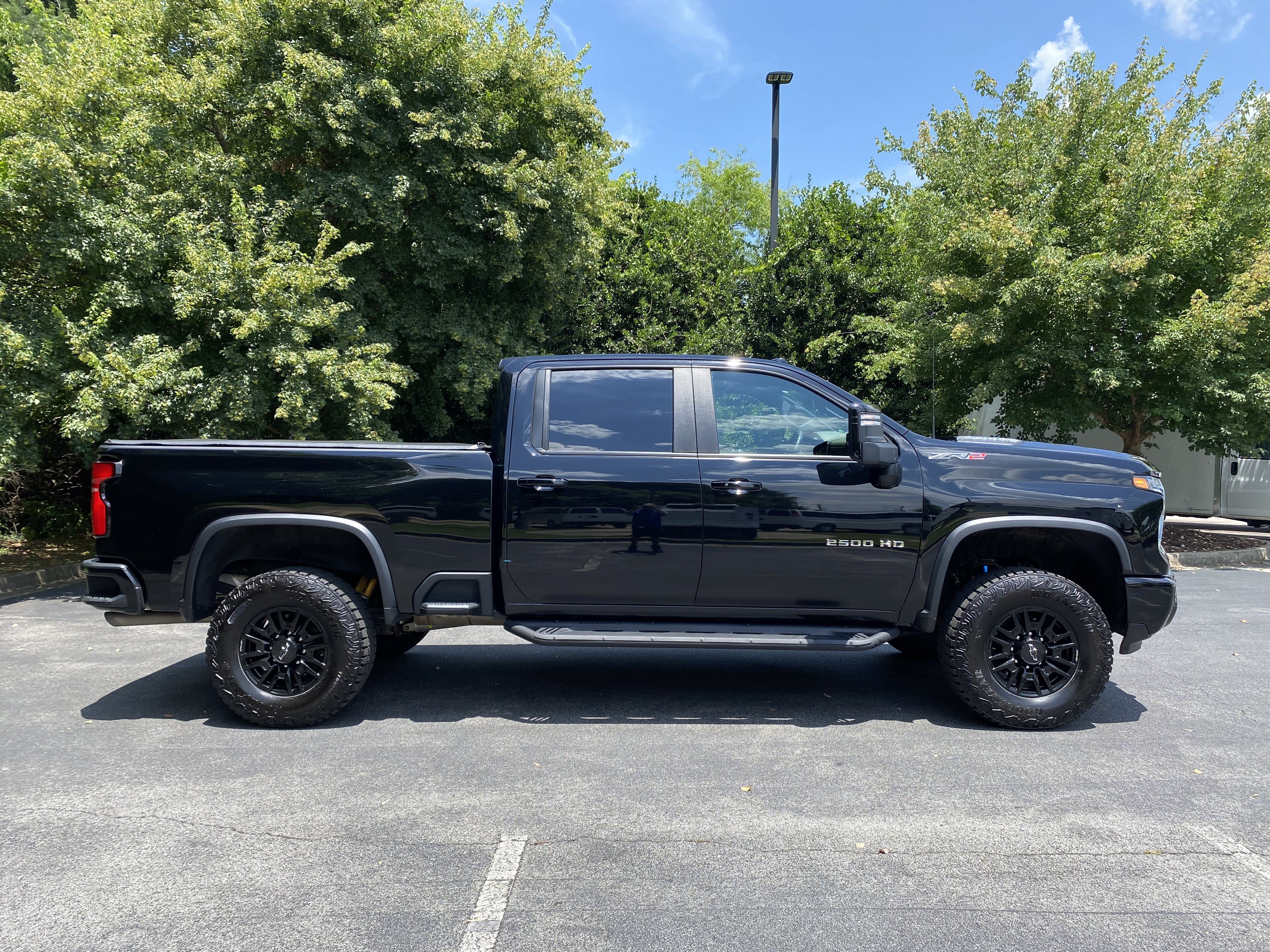 Used 2024 Chevrolet Silverado 2500 ZR2 w/ Technology Package AWD/4WD image 10