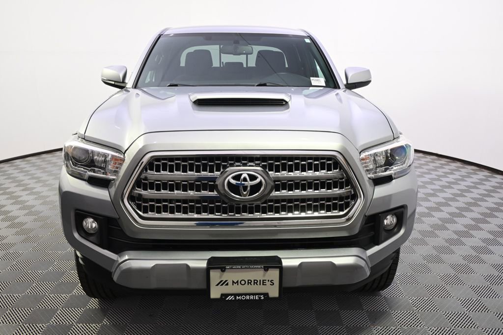 Used 2017 Toyota Tacoma TRD Sport w/ Tow Package (A/T) AWD/4WD image 10