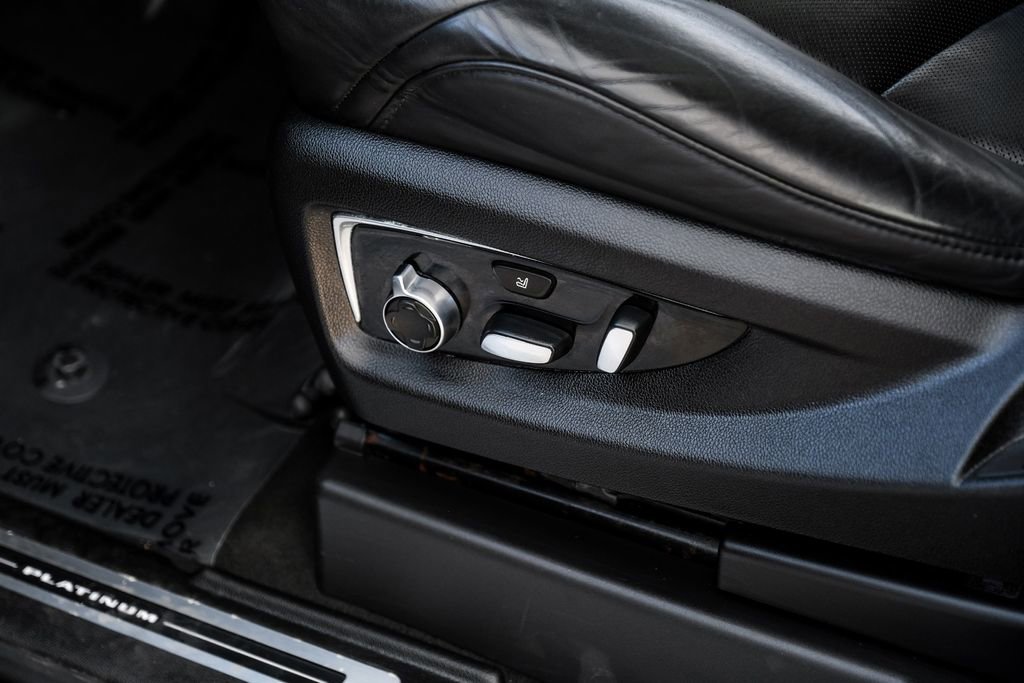 Used 2019 Cadillac Escalade ESV Platinum image 33