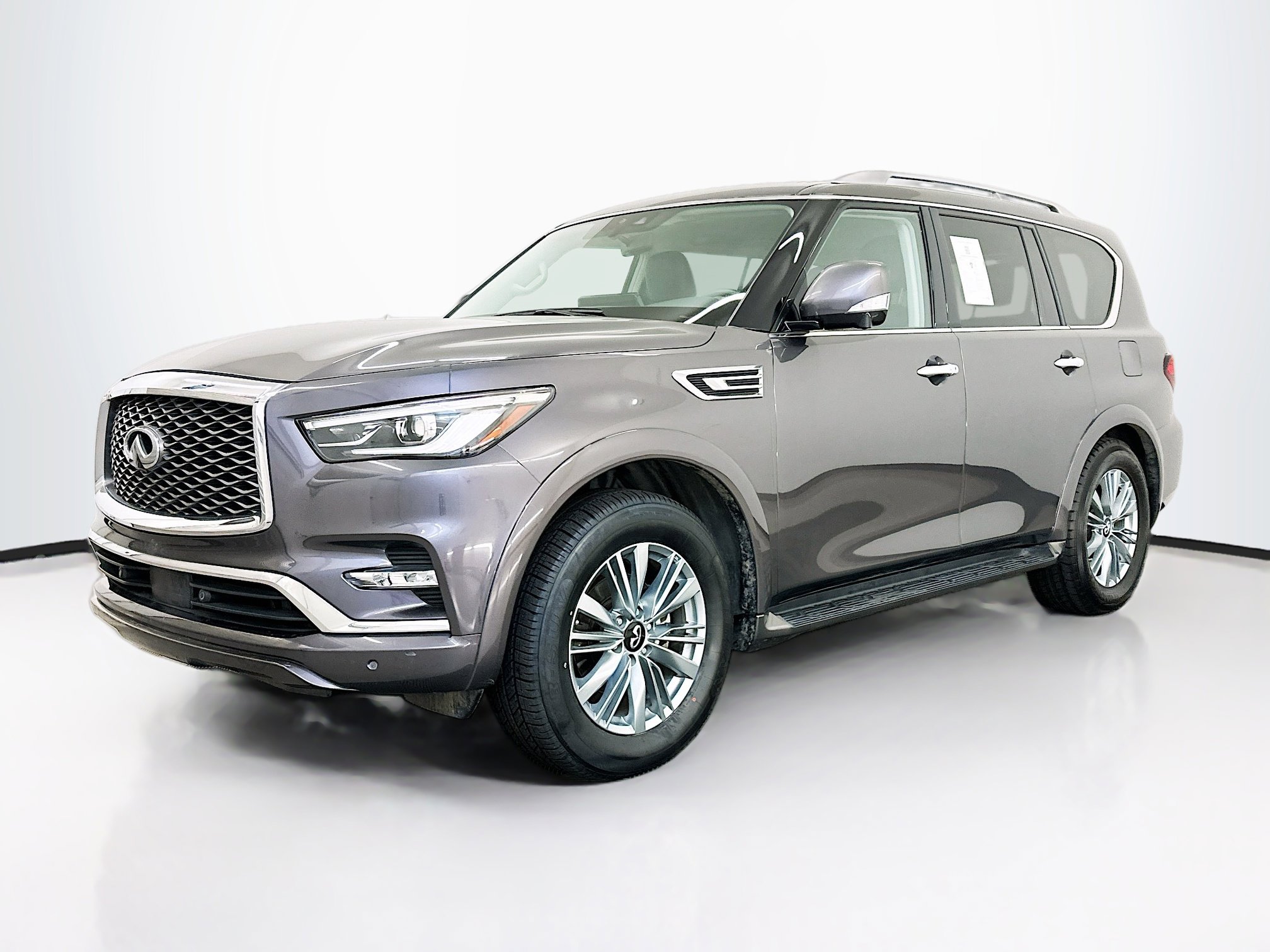 Used 2024 INFINITI QX80 Luxe image 3