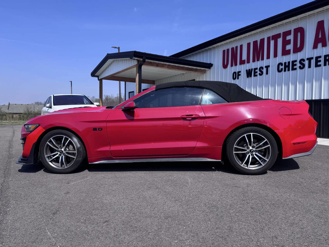 Used 2017 Ford Mustang GT Premium RWD image 11