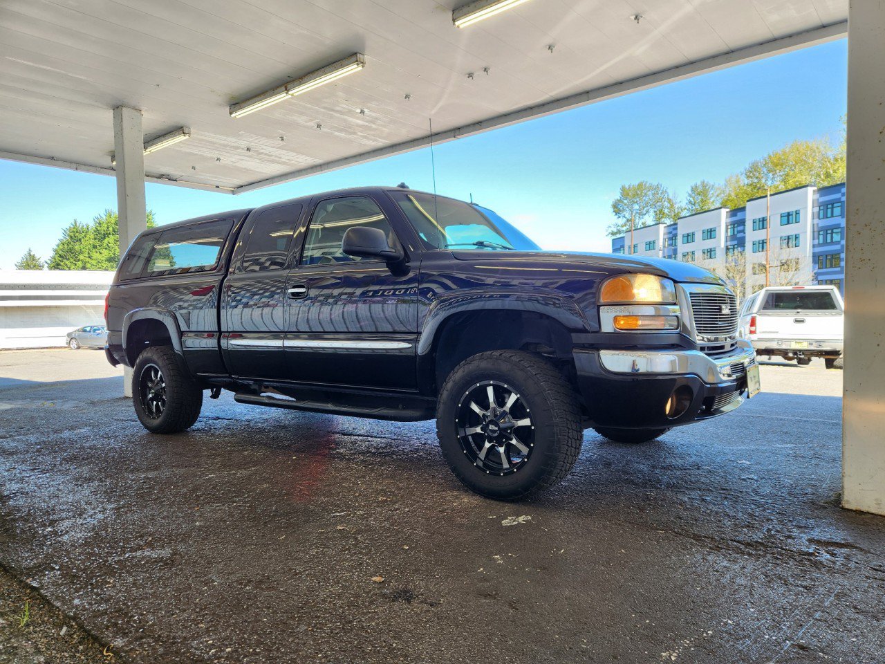 Used 2003 GMC Sierra 2500 SLT w/ SLT Preferred Equipment Group AWD/4WD image 7