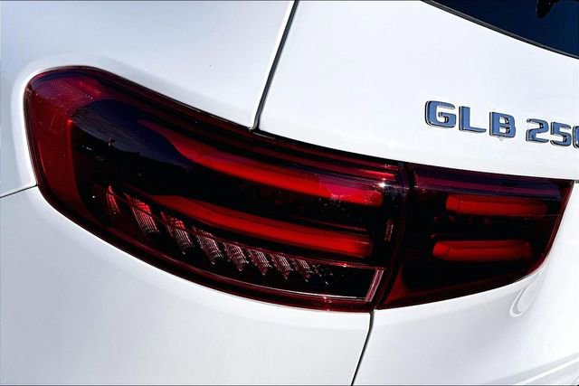 Certified 2025 Mercedes-Benz GLB 250 4MATIC image 26