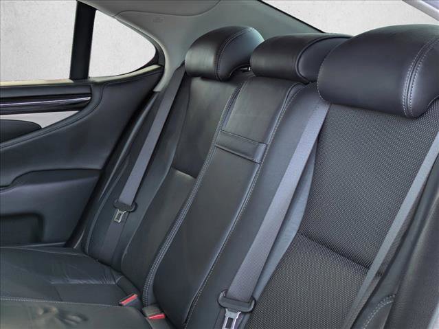Used 2013 Lexus LS 460 w/ Comfort Pkg image 23