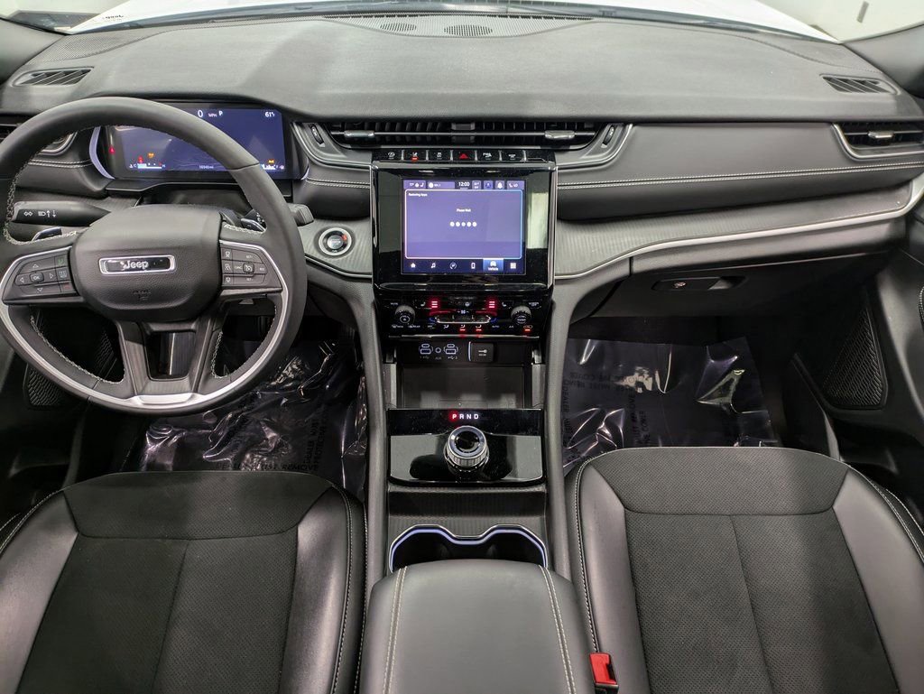 Used 2024 Jeep Grand Cherokee Altitude image 24