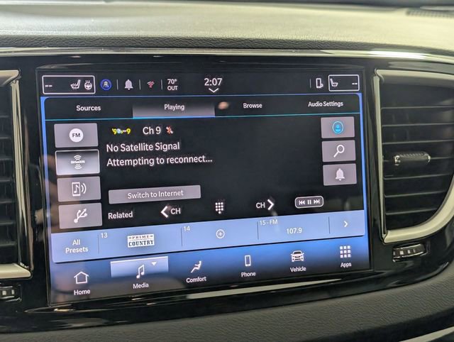 Used 2025 Chrysler Pacifica Select image 20