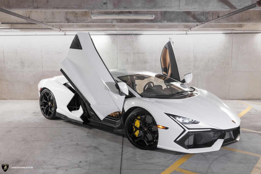Used 2024 Lamborghini Revuelto image 2
