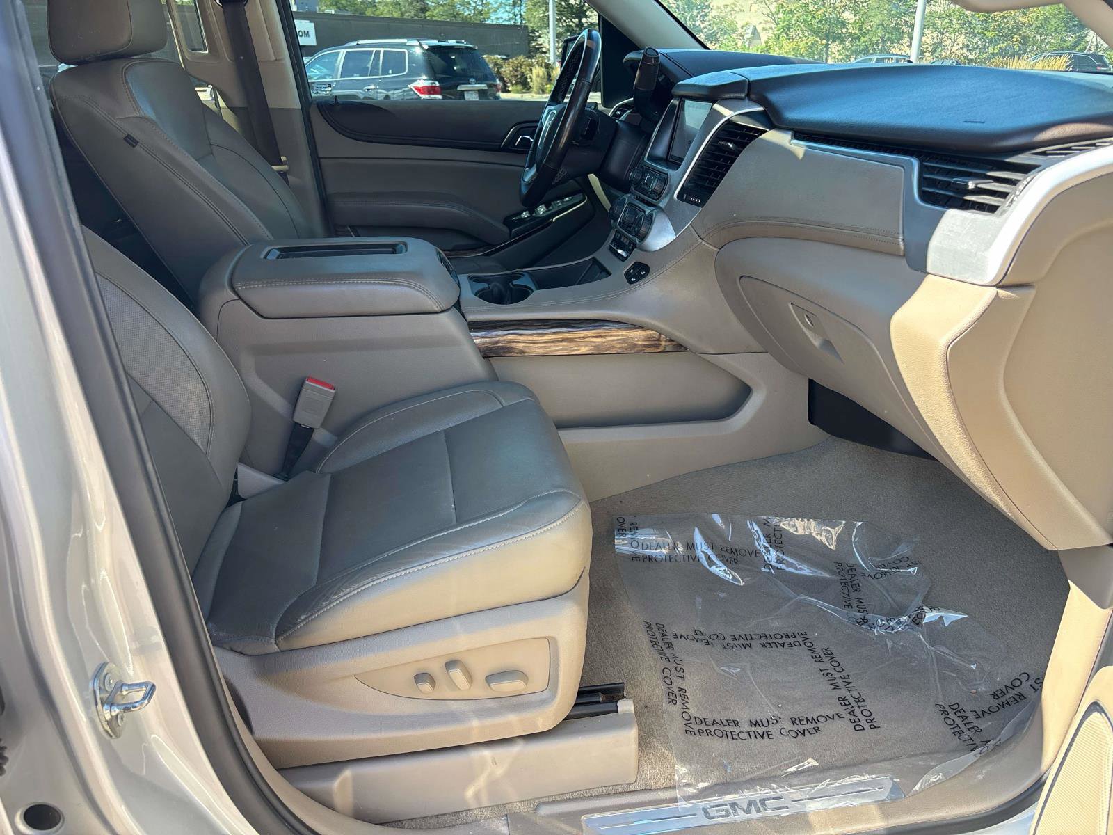 Used 2019 GMC Yukon XL SLT w/ Open Road Package image 17