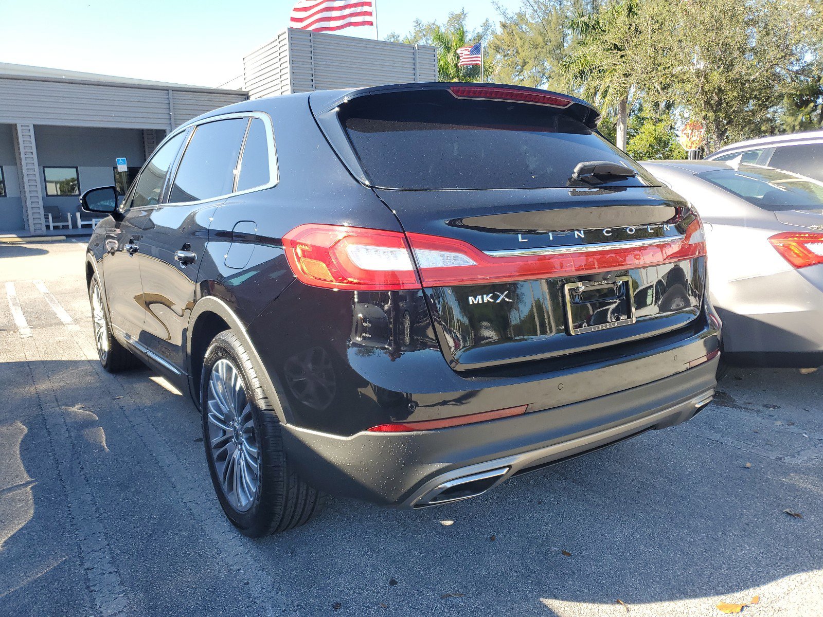 Used 2017 Lincoln MKX Reserve image 4