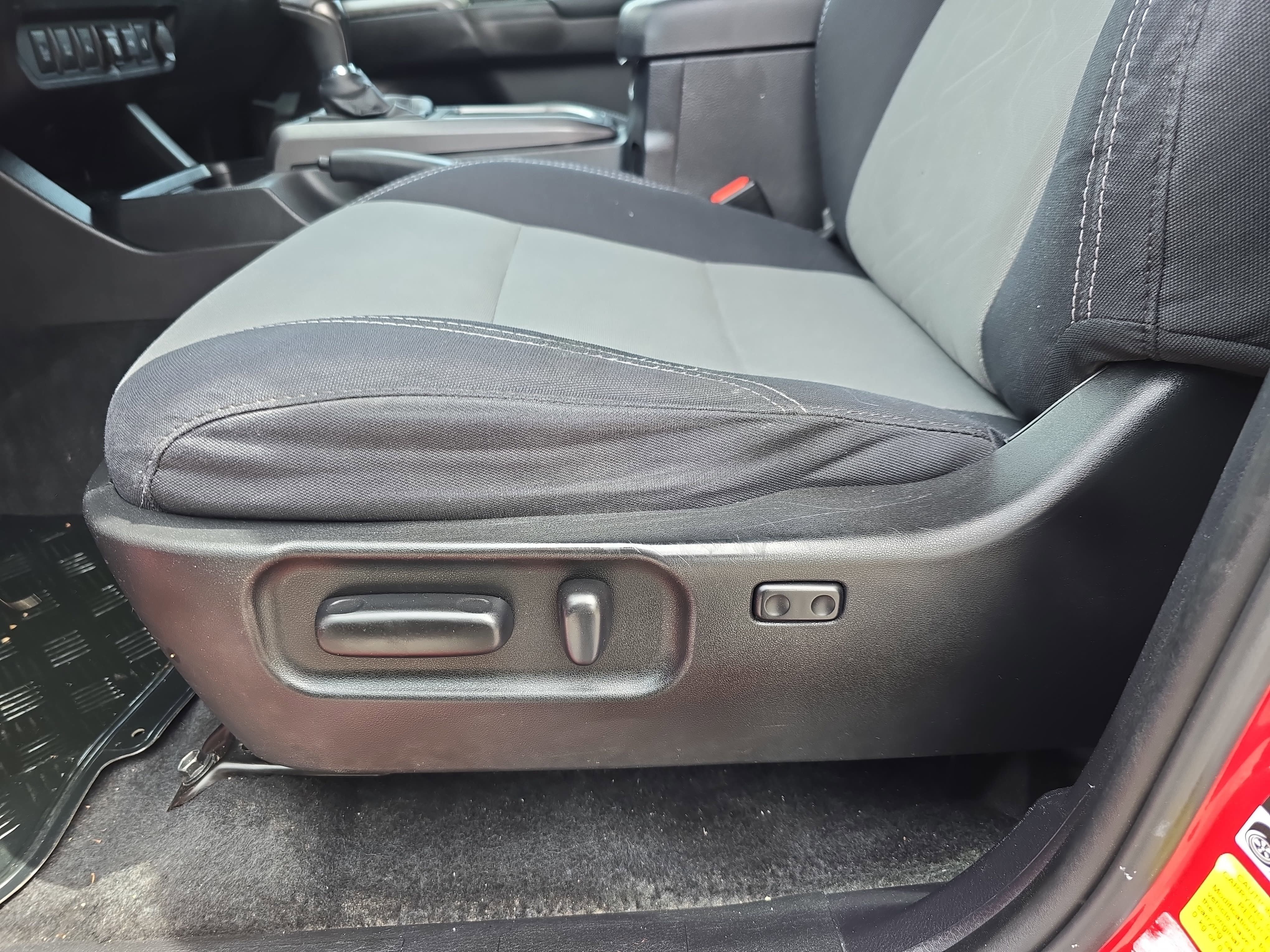 Used 2021 Toyota Tacoma TRD Off-Road w/ Technology Package image 26