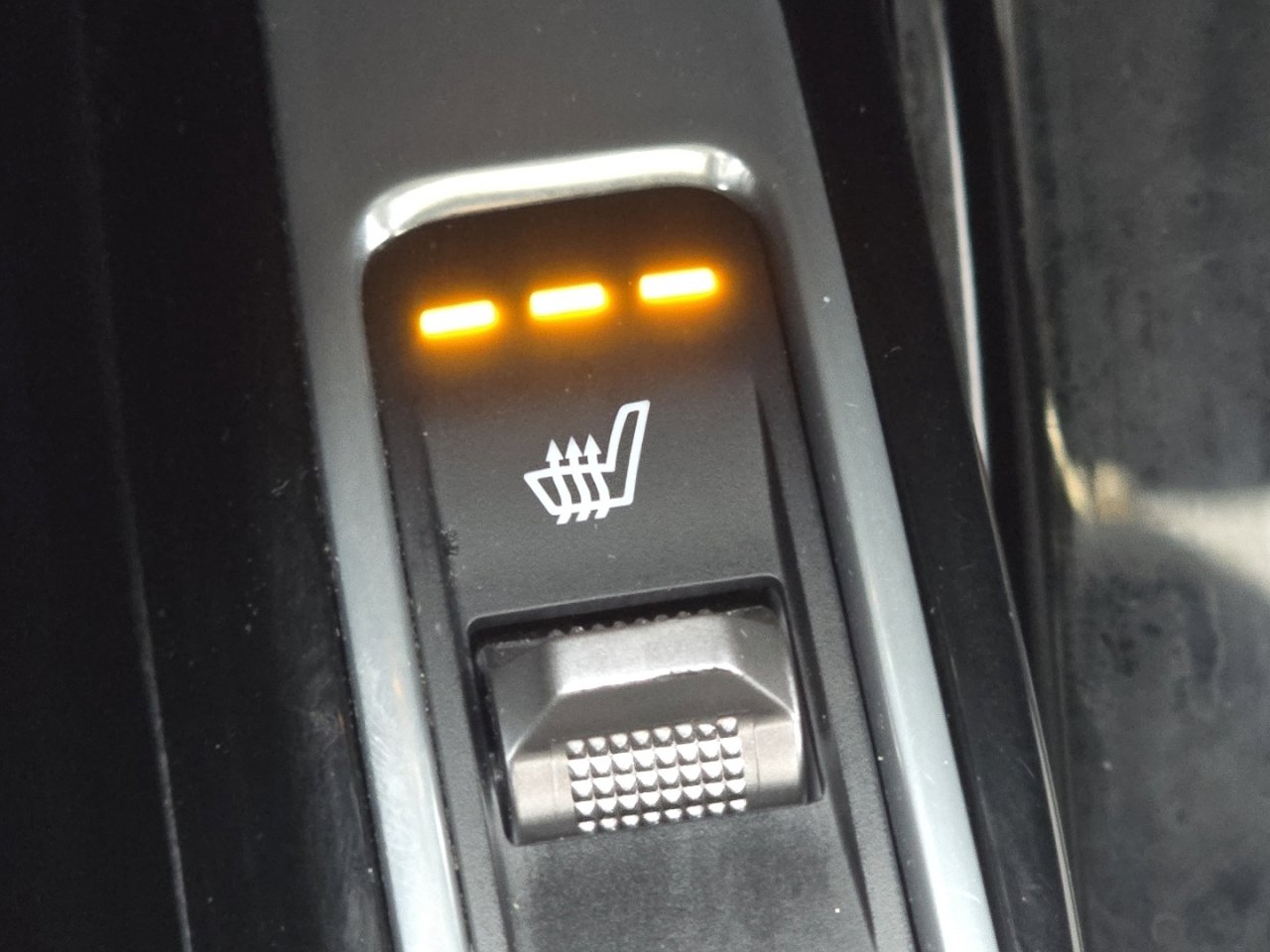 Used 2023 Kia Sorento SX image 8