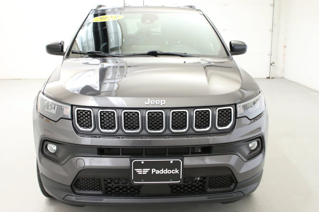 Used 2023 Jeep Compass Latitude w/ Convenience Group AWD/4WD image 3
