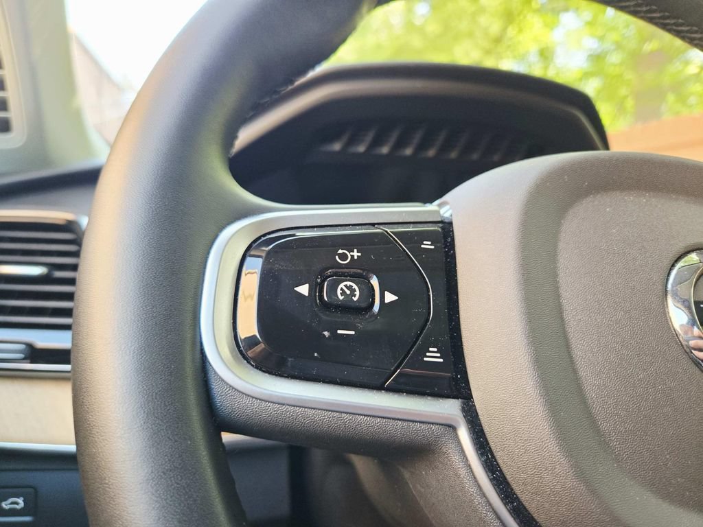 Used 2025 Volvo XC90 B6 Plus w/ Protection Package AWD/4WD image 23