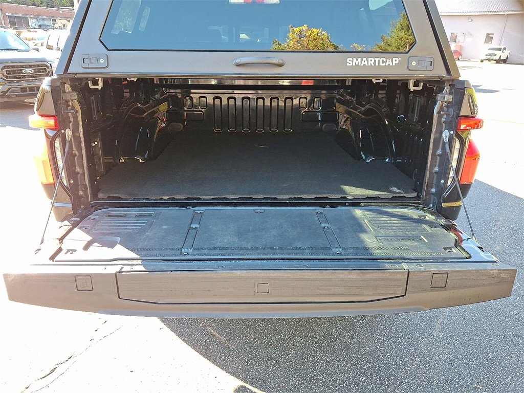 Used 2023 Ford F150 Lightning Platinum image 28