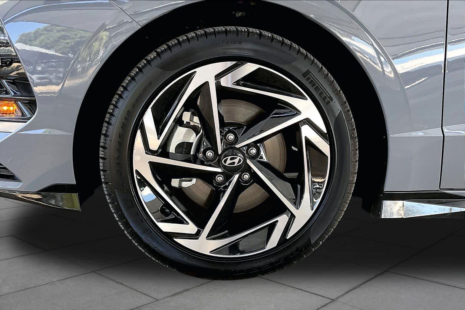 Certified 2026 Hyundai Sonata SEL AWD/4WD image 11