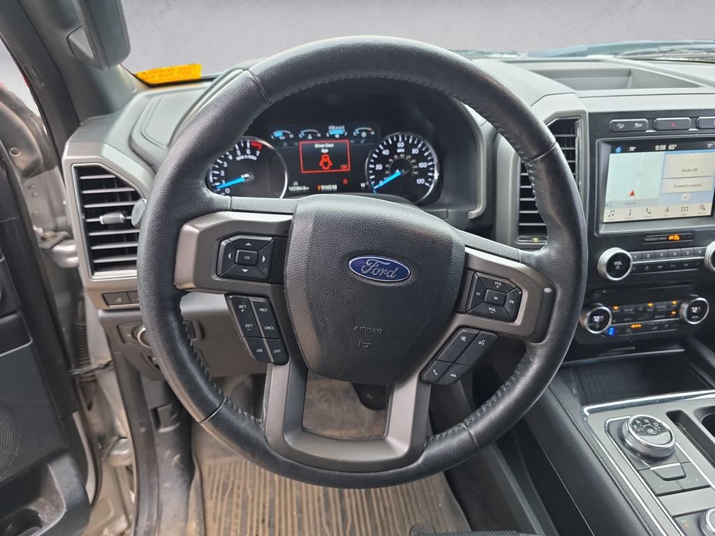 Used 2018 Ford Expedition XLT w/ Equipment Group 202A AWD/4WD image 12
