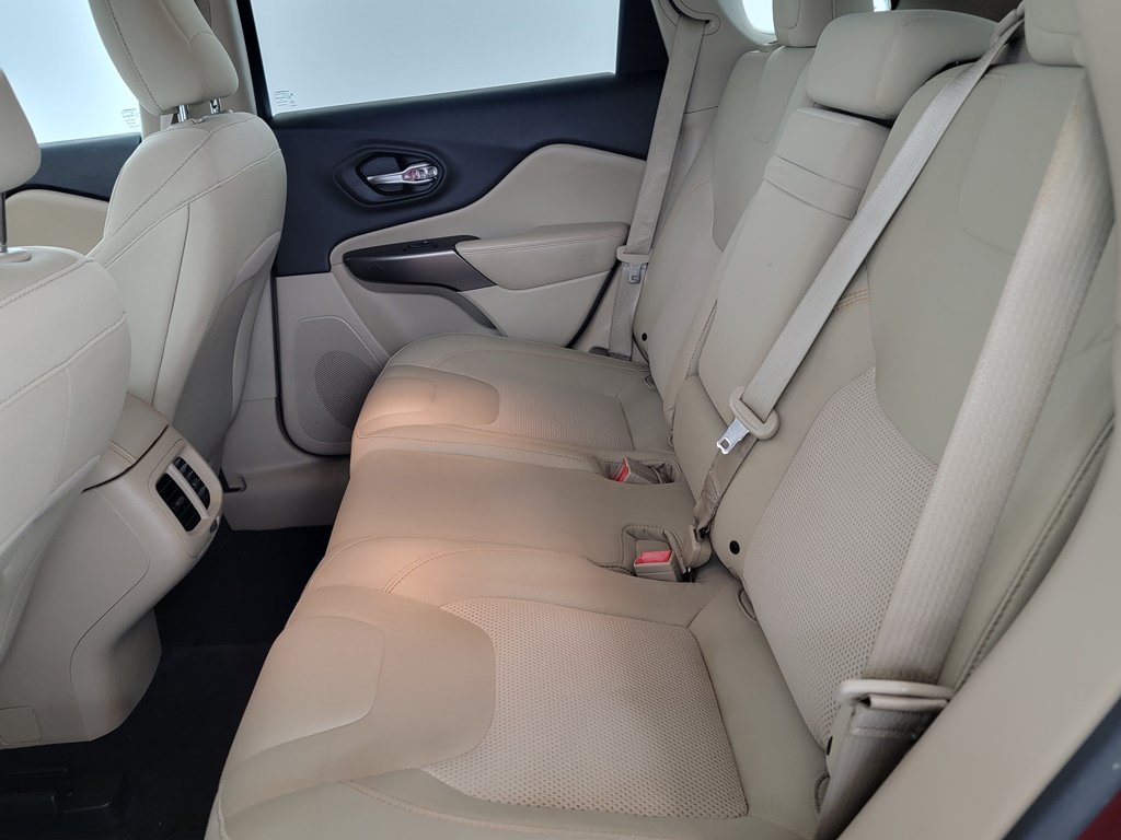 Used 2019 Jeep Cherokee Latitude w/ Popular Appearance Group AWD/4WD image 13