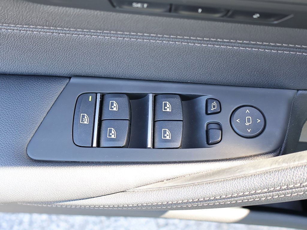 Used 2023 BMW 540i w/ M Sport Package image 43