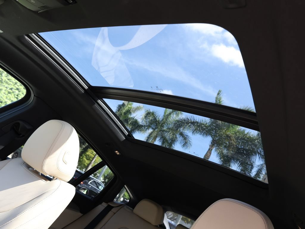 Used 2025 BMW X4 xDrive30i AWD/4WD image 18