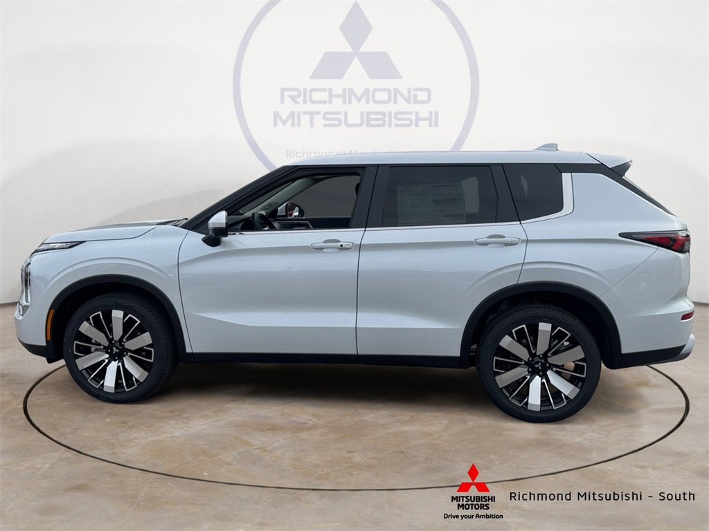 New 2025 Mitsubishi Outlander SE image 6