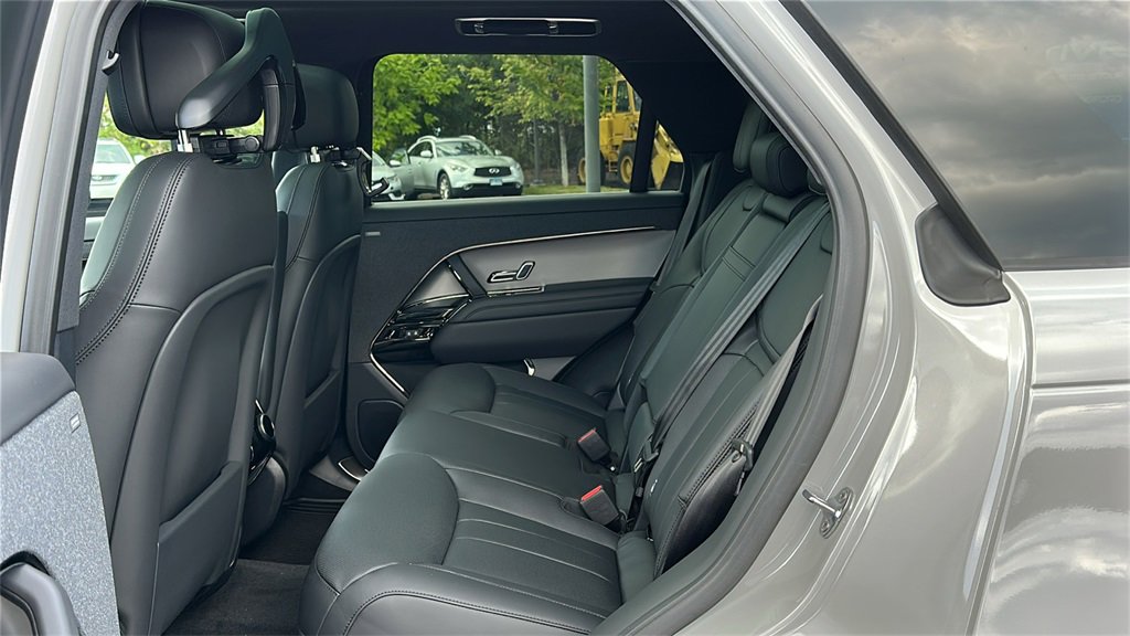 New 2025 Land Rover Range Rover Sport SE image 24