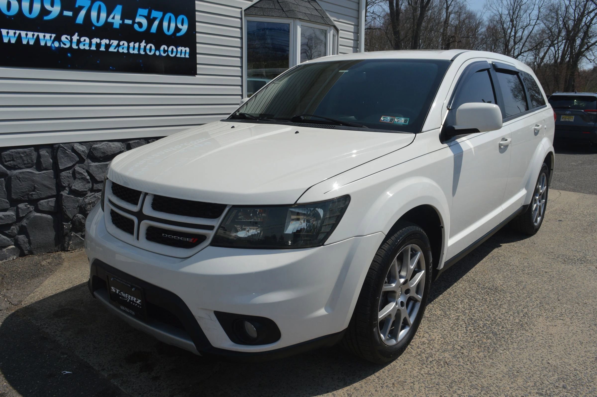 Used 2015 Dodge Journey R/T w/ Flexible Seating Group image 1