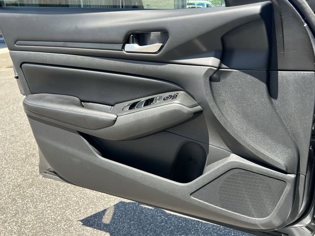 Used 2024 Nissan Altima 2.5 SV FWD image 30