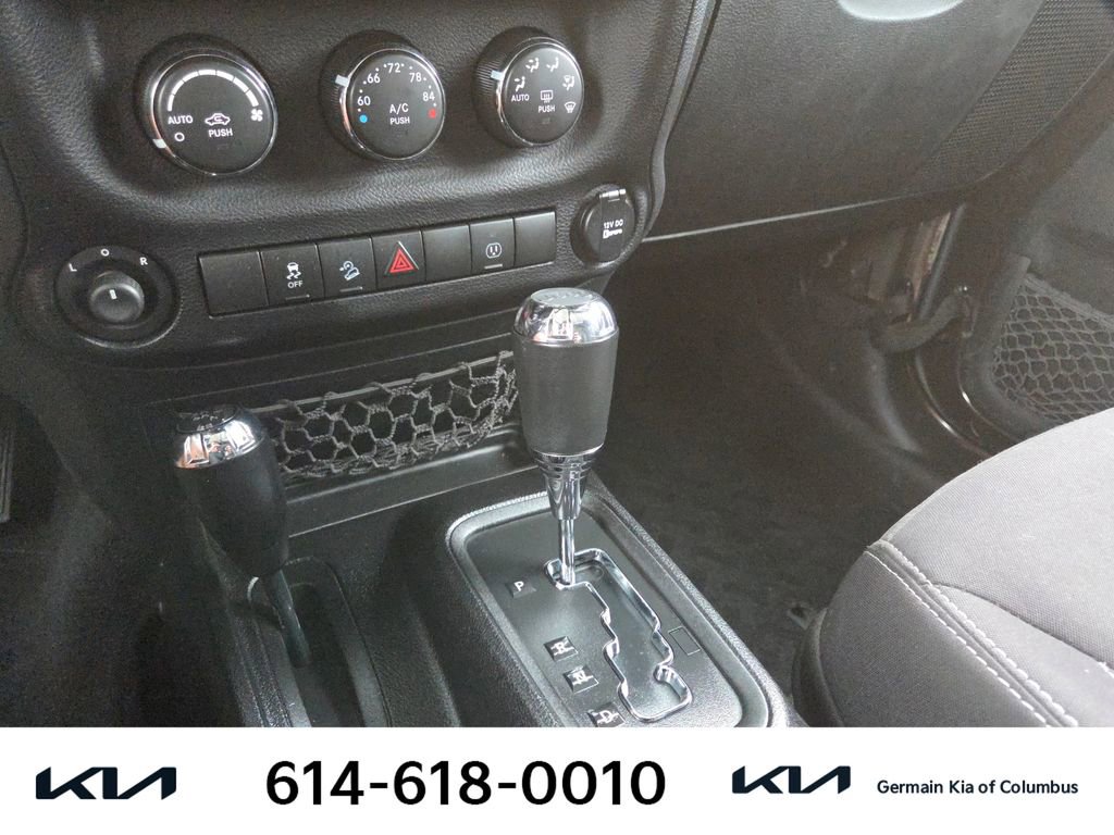 Used 2013 Jeep Wrangler Rubicon w/ PWR Convenience Group AWD/4WD image 25