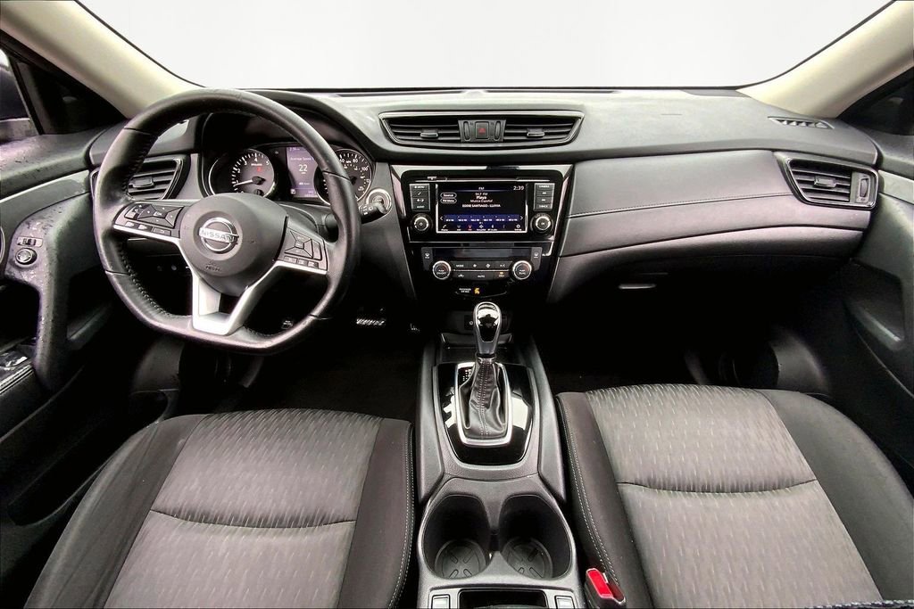 Used 2020 Nissan Rogue SV image 7