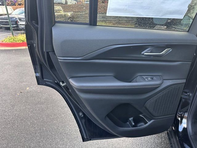 New 2025 Jeep Grand Cherokee Altitude image 19