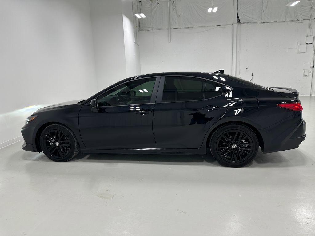 Used 2025 Toyota Camry LE image 2