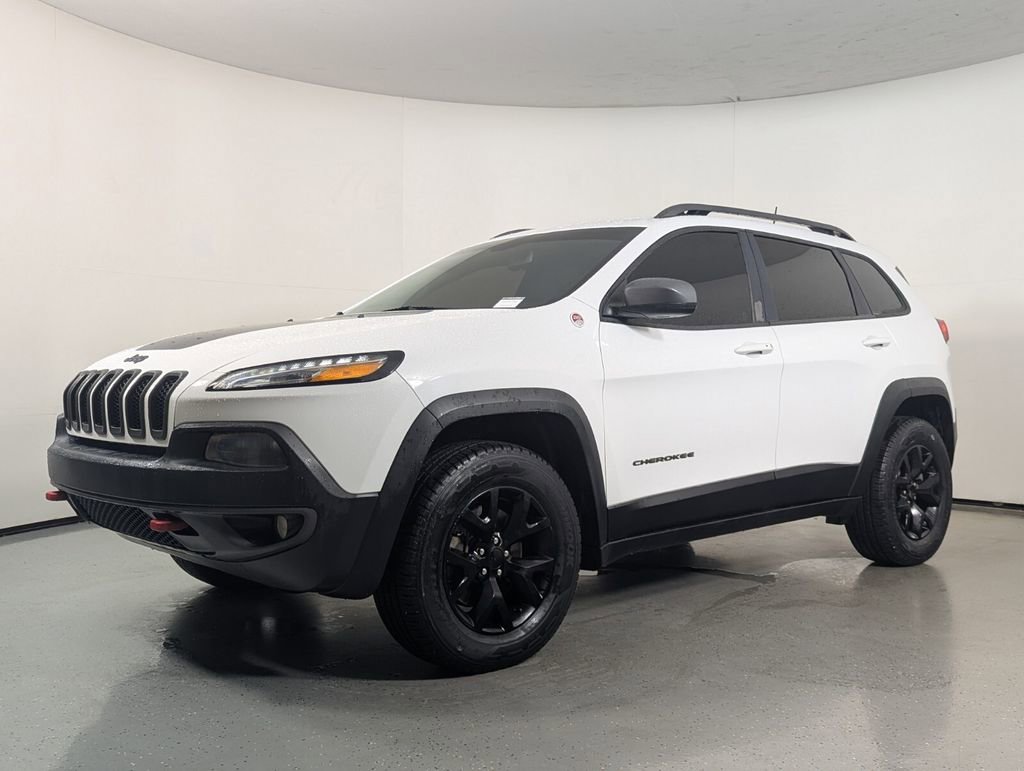 Used 2018 Jeep Cherokee Trailhawk AWD/4WD image 3