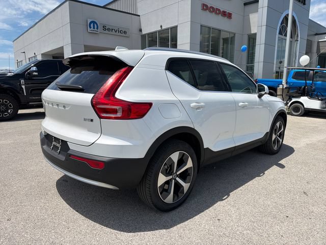 Used 2023 Volvo XC40 B5 Plus w/ Protection Package Premier AWD/4WD image 6