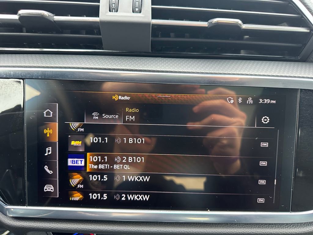 Certified 2025 Audi Q3 2.0T Premium w/ Convenience Package image 9