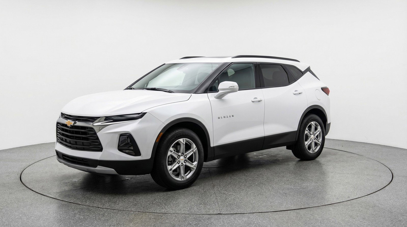 Used 2025 Chevrolet Blazer LT image 3