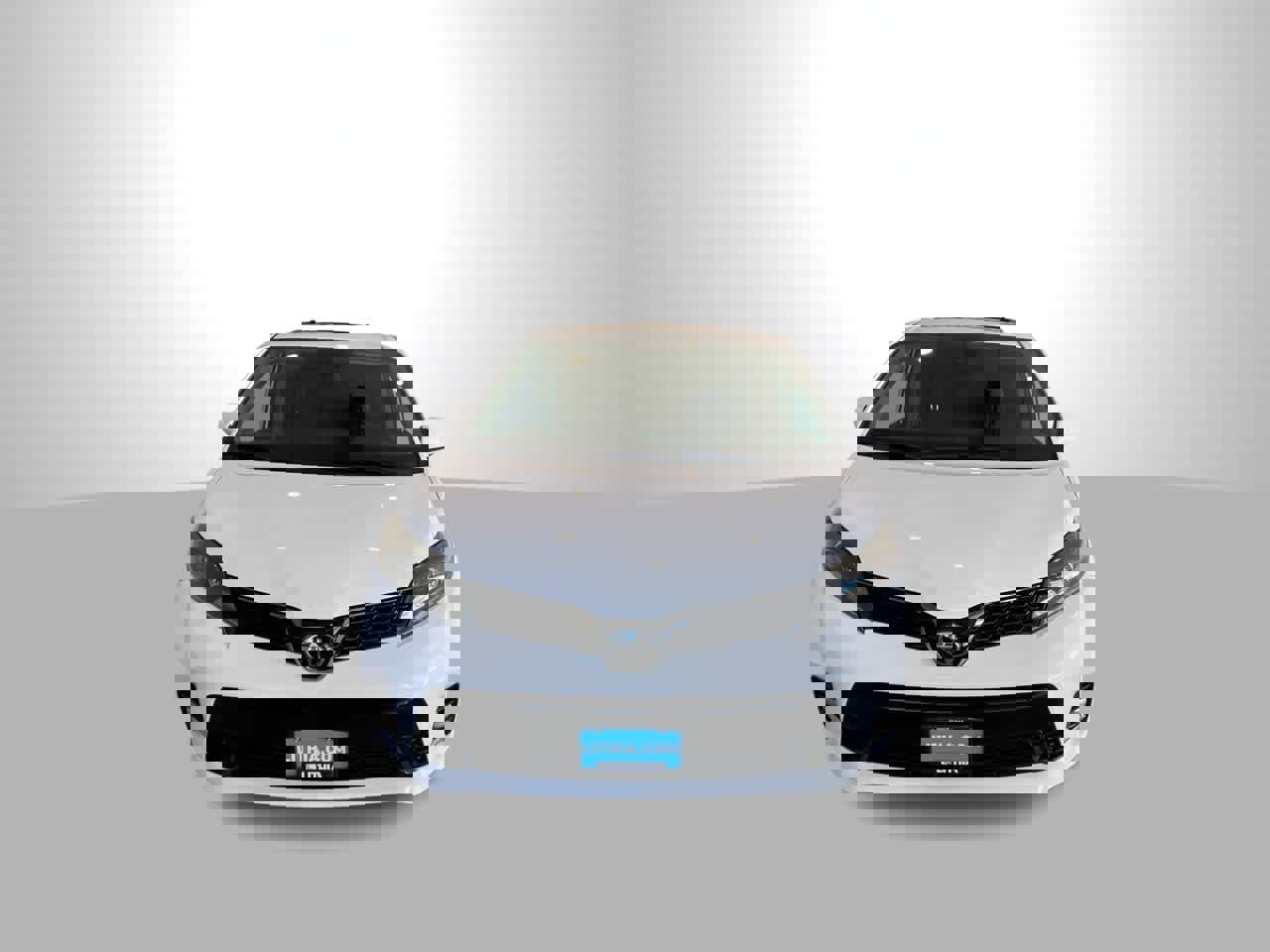 Used 2020 Toyota Sienna SE w/ SE Preferred Package image 3