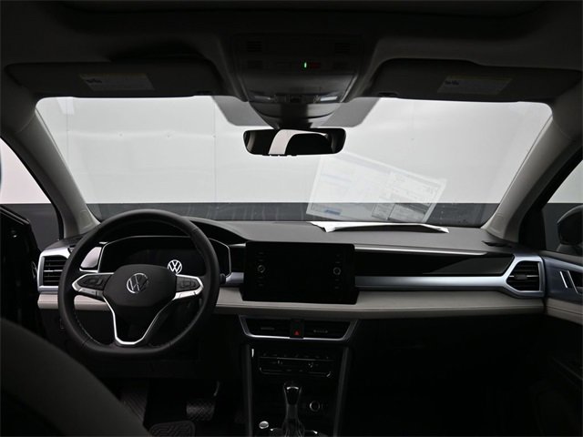 New 2026 Volkswagen Taos SE image 10