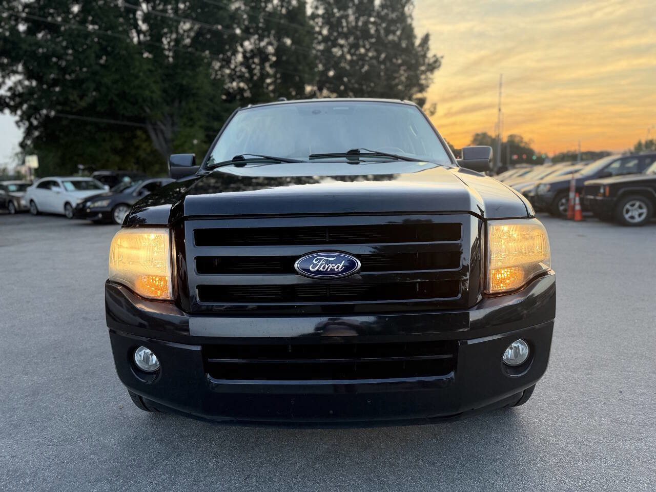 Used 2010 Ford Expedition EL Limited RWD image 2