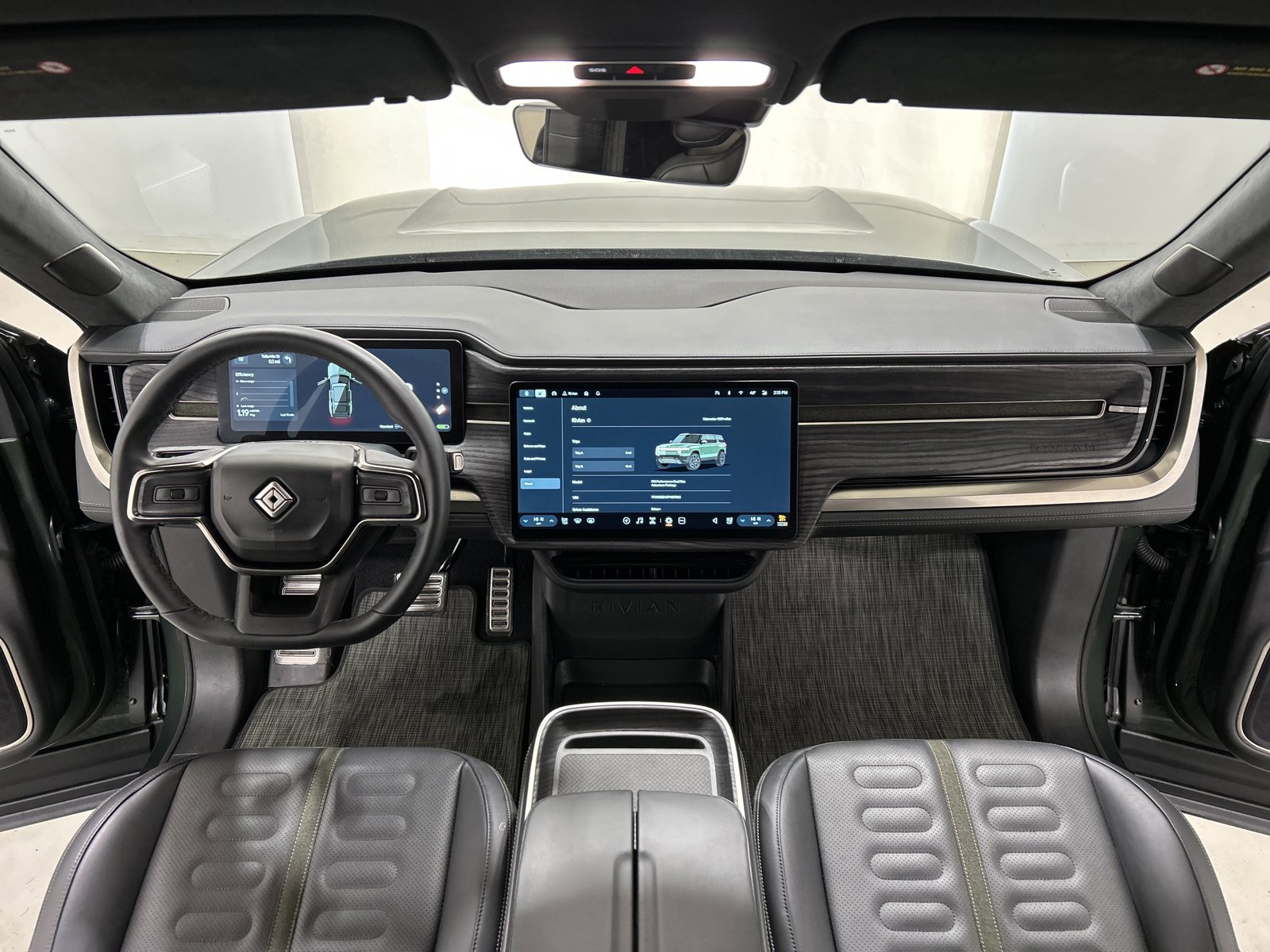 Used 2023 Rivian R1S Adventure image 27