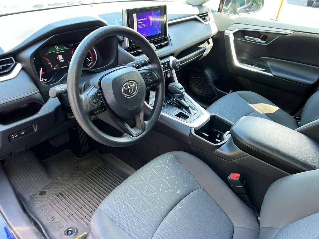 Used 2023 Toyota RAV4 XLE AWD/4WD image 10