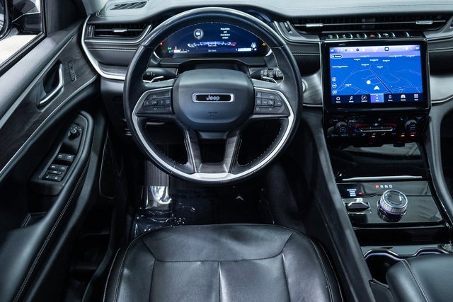 Used 2022 Jeep Grand Cherokee L Limited image 3