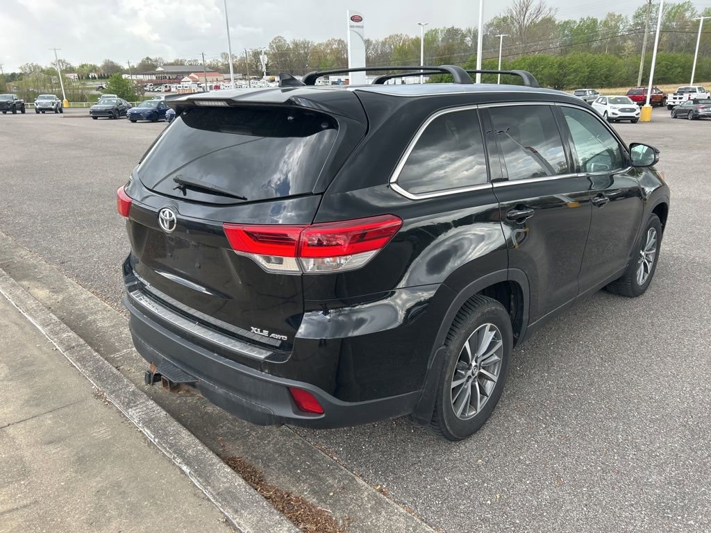 Used 2019 Toyota Highlander XLE image 10