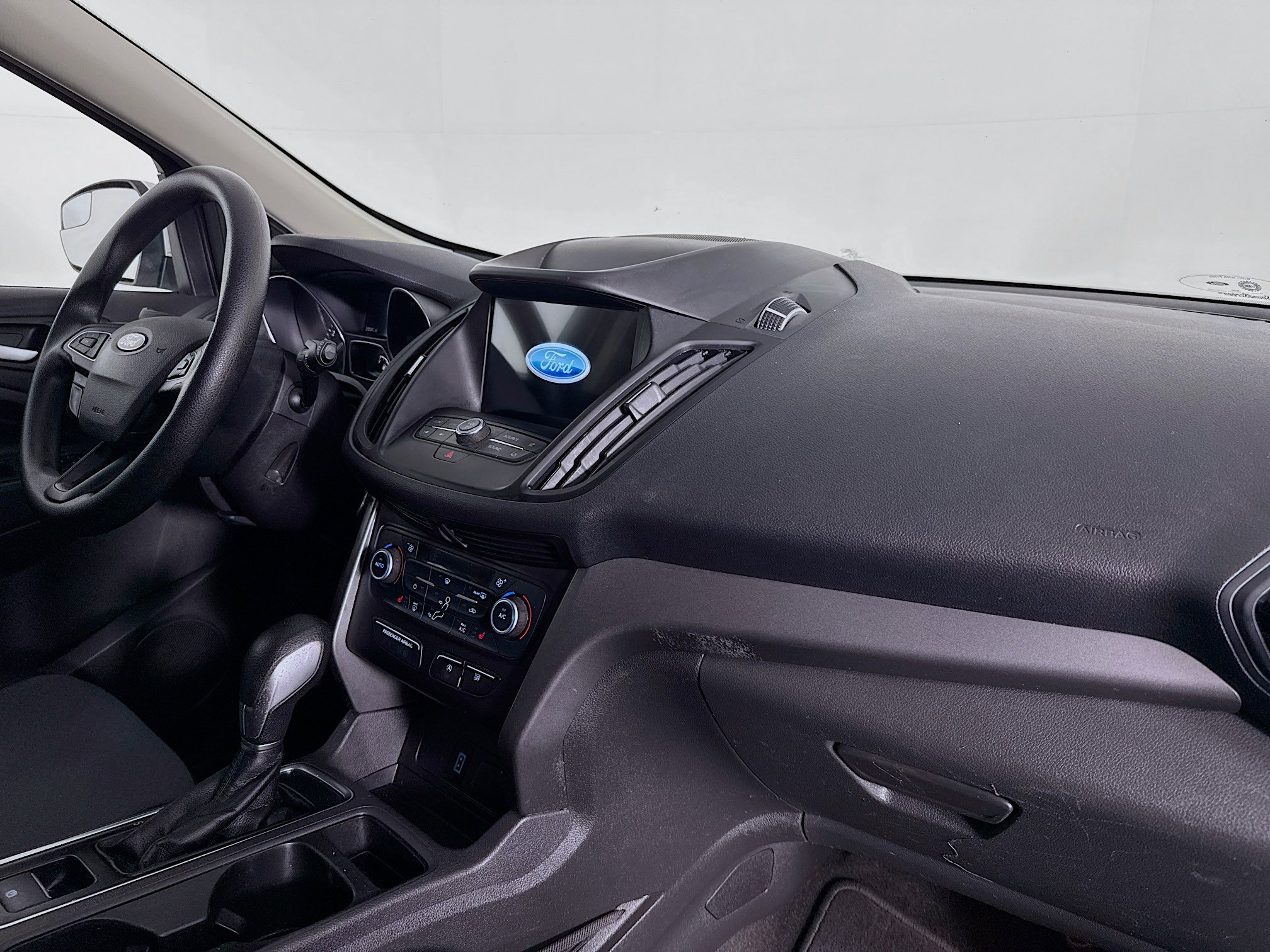 Used 2019 Ford Escape SE FWD image 25