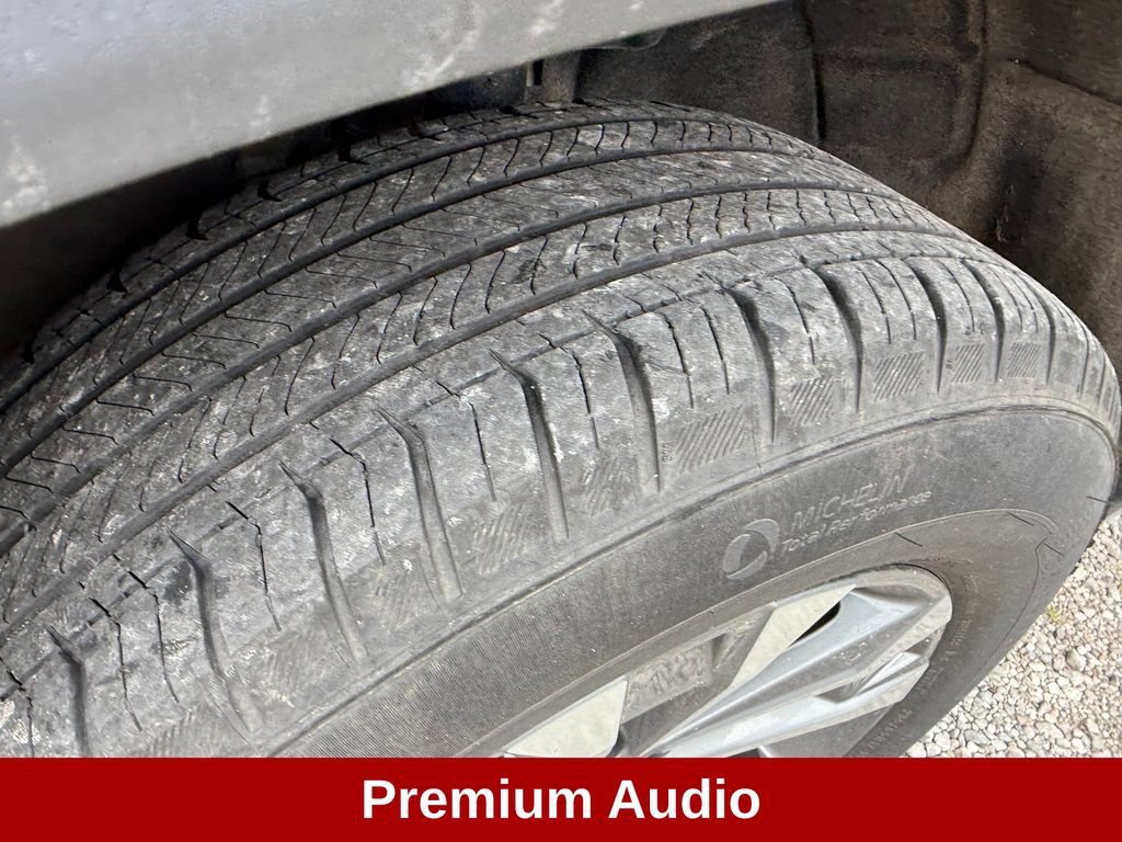 Used 2025 Chevrolet Equinox LT w/ Safety and Technology Package AWD/4WD image 12