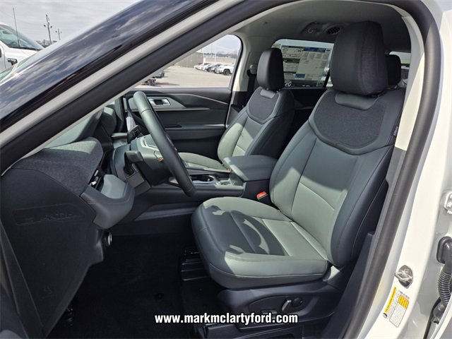 New 2026 Ford Explorer Active w/ Active Comfort Package image 5